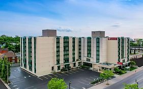 Ramada by Wyndham Niagara Falls Near The Falls